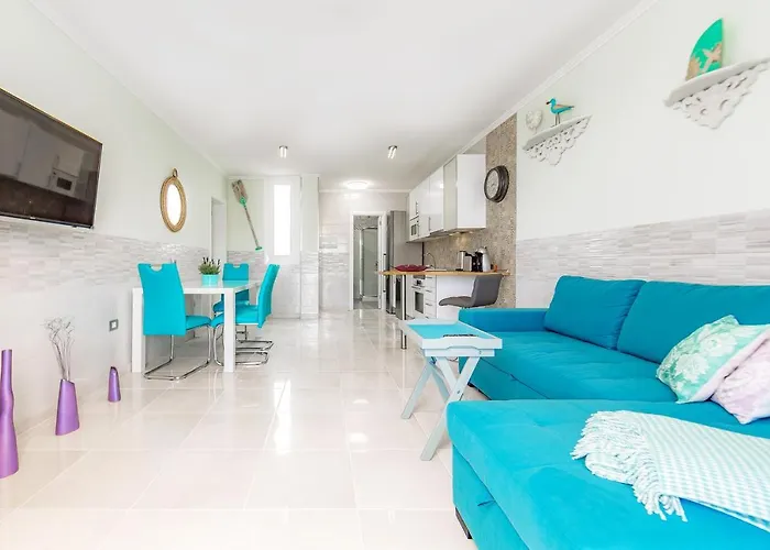 Island Village With Panoramic View أذيخي